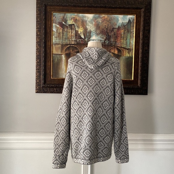 Sweater With Hood! Gray & White - Picture 4 of 7